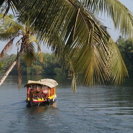 Blue Lake Villa Kollam Ngoại thất bức ảnh