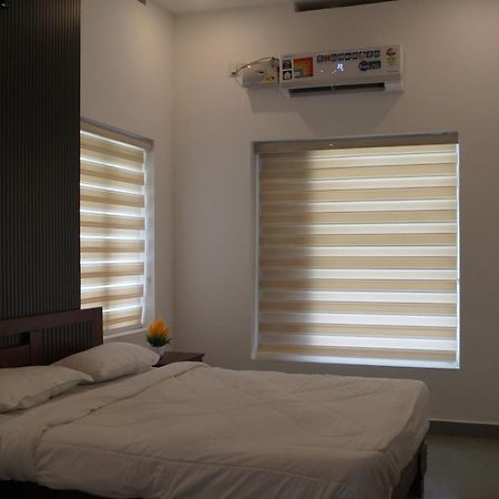 Blue Lake Villa Kollam Ngoại thất bức ảnh