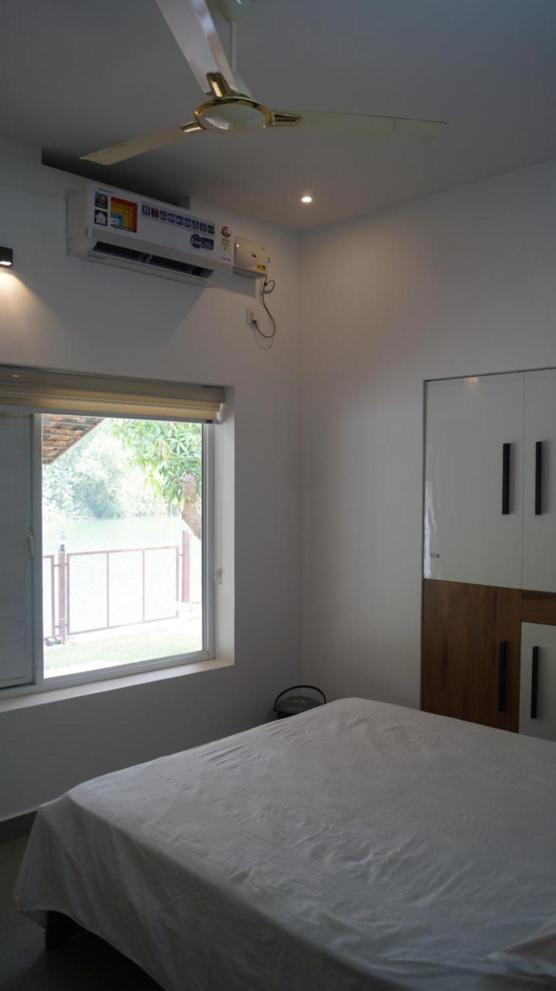 Blue Lake Villa Kollam Ngoại thất bức ảnh