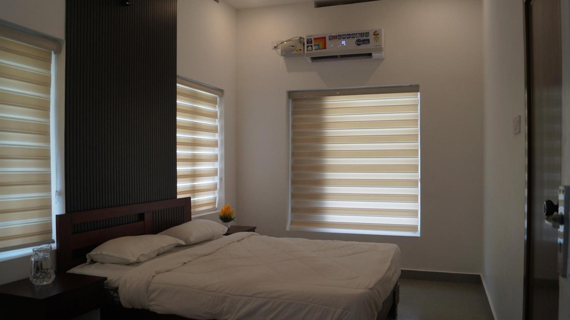 Blue Lake Villa Kollam Ngoại thất bức ảnh