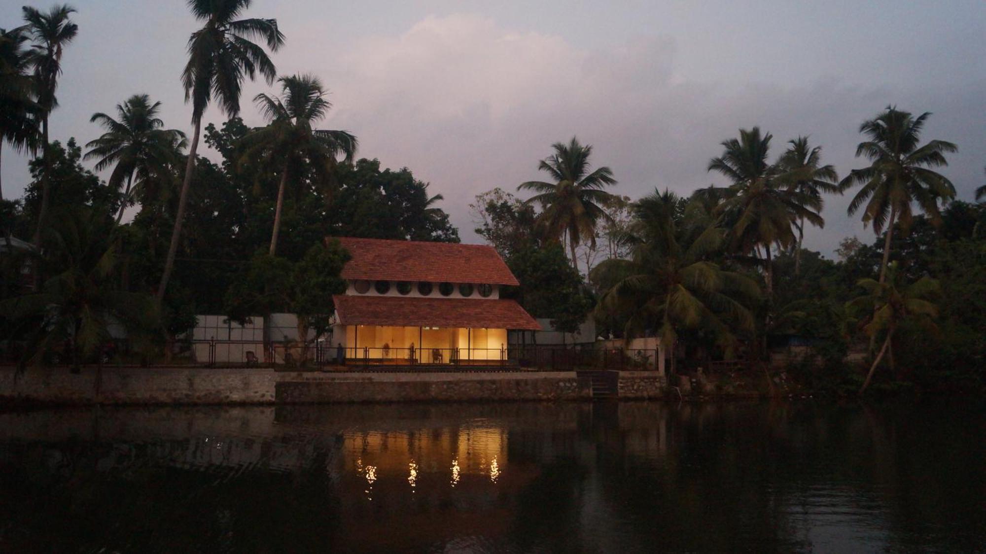 Blue Lake Villa Kollam Ngoại thất bức ảnh