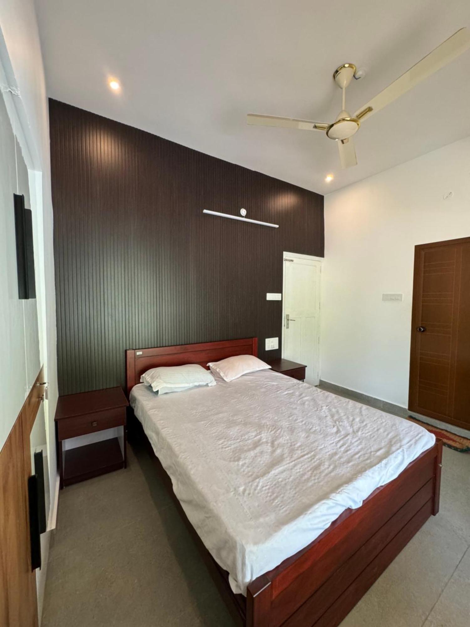 Blue Lake Villa Kollam Ngoại thất bức ảnh